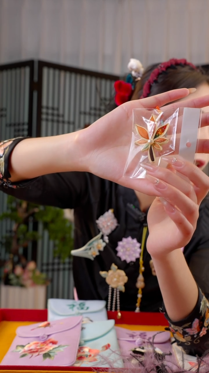 刺绣蓝***花非遗苏绣手工饰品