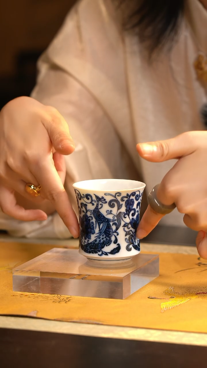 LXT雨后 湛蓝系列 孔雀纹收腰A杯