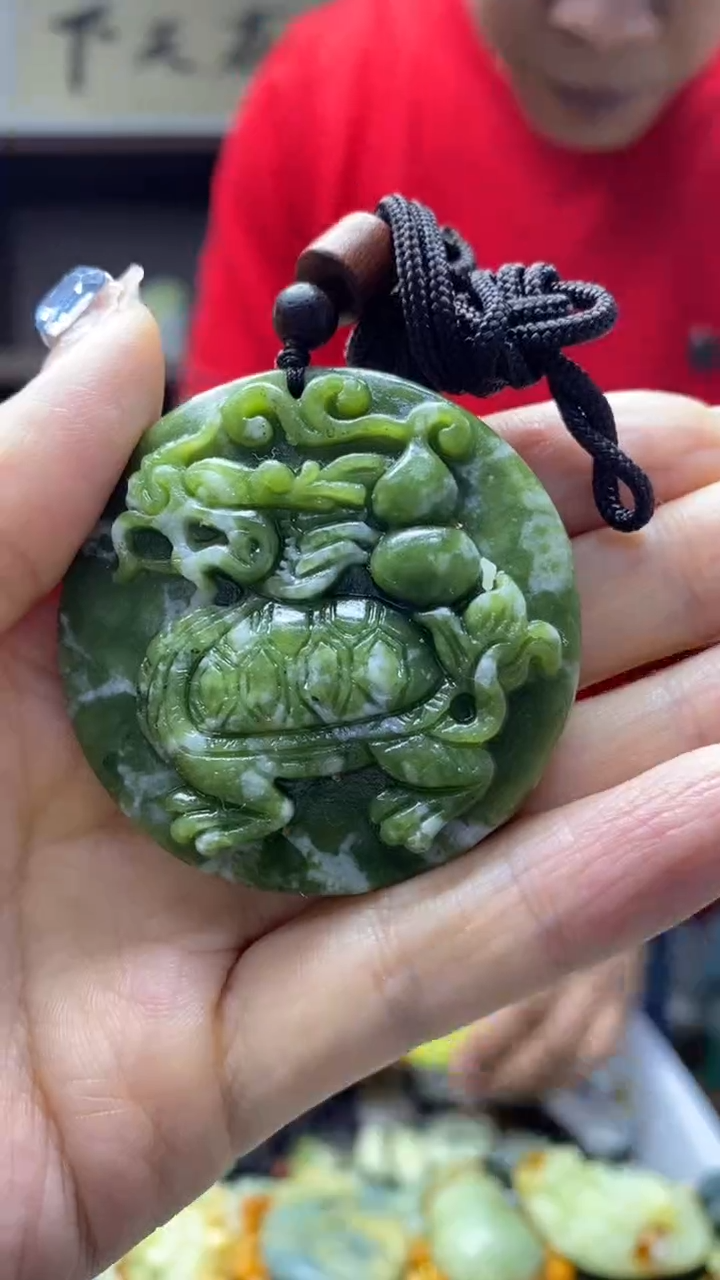 未镶嵌岫玉挂件 