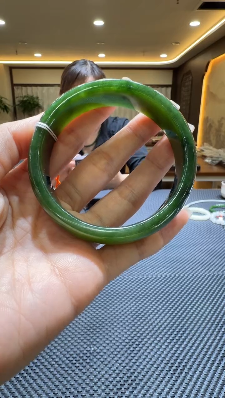 颈饰未镶嵌和田玉手镯60