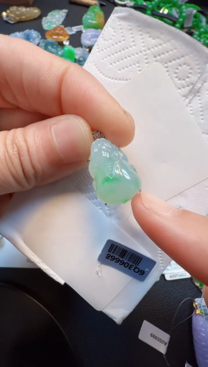 【闪购商品】翡翠吊坠(不含链)18K金镶嵌3680