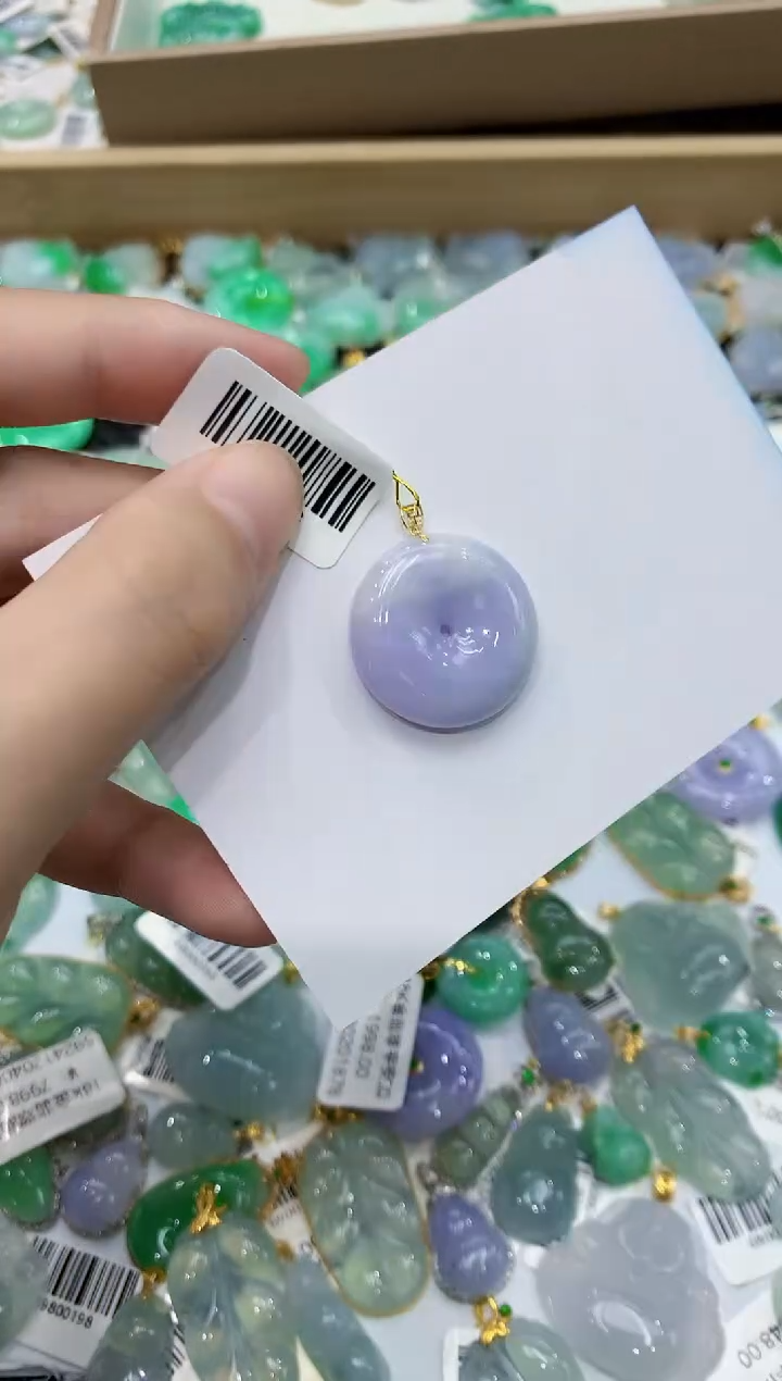 翡翠18K金镶嵌颈饰111111111