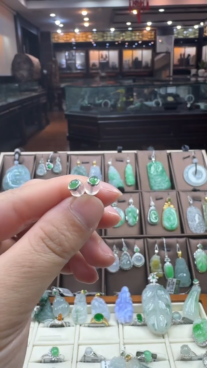 【闪购商品】翡翠耳饰18K金镶嵌耳钉