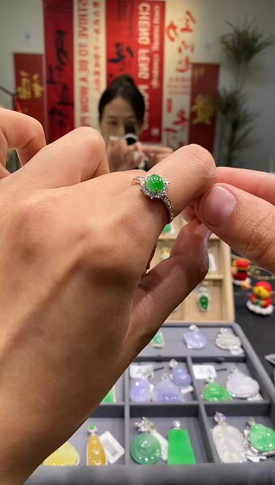 【闪购商品】翡翠吊坠(不含链)银S925镶嵌蛋面戒指