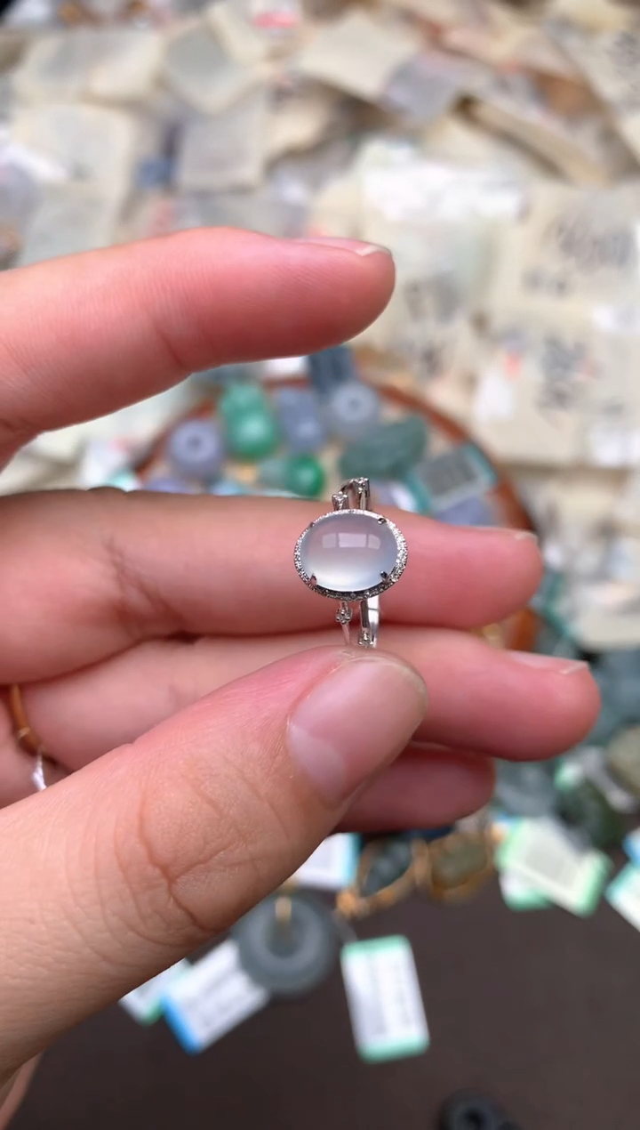 18K金镶嵌挂件翡翠一