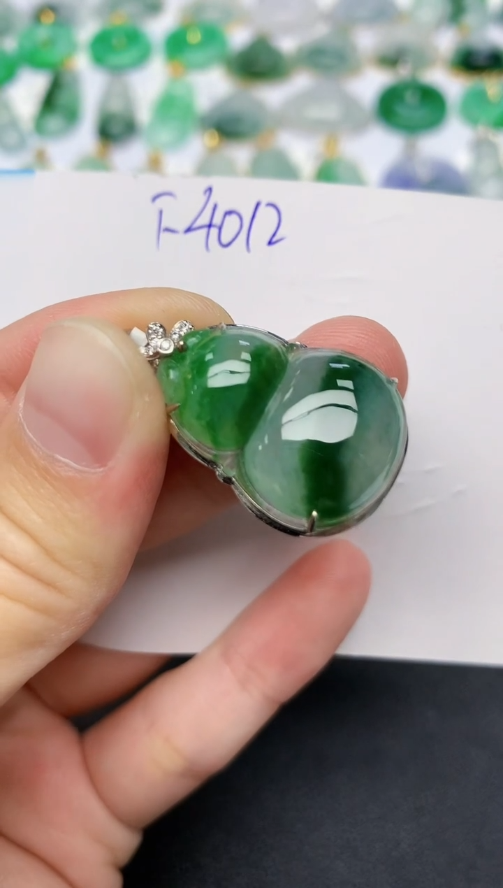 颈饰18K金镶嵌翡翠天然缅甸A货翡翠百元以上9元证书费自理