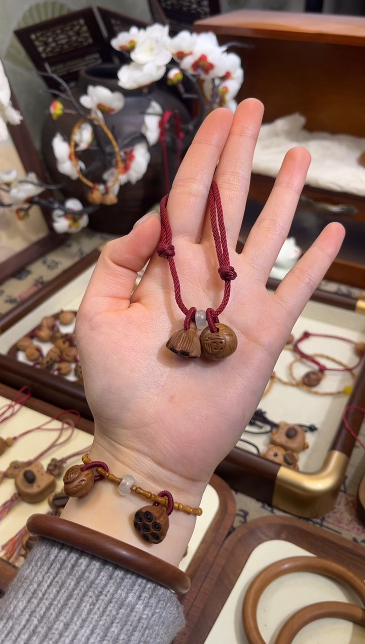 手串桃核【桃缘行】红绳「福气莲莲」桃木桃核辟、挡、驱、护 红绳可调节