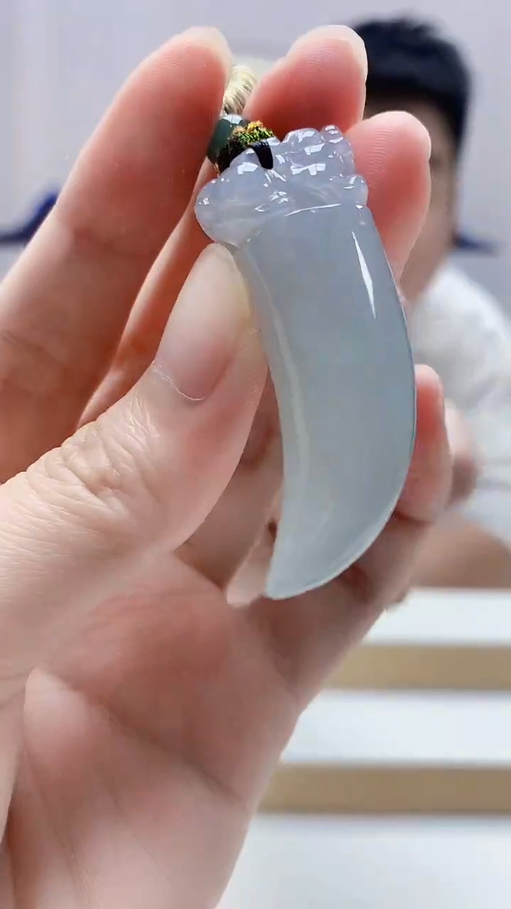 未镶嵌定制翡翠5028zm-毛货挂件62龙牙