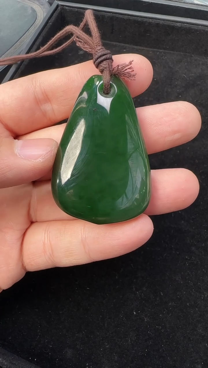 颈饰未镶嵌和田玉随型吊坠