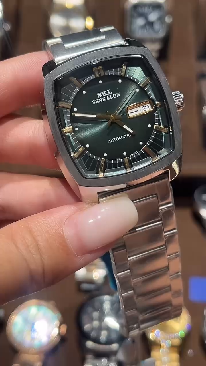 精钢孤品闪电购手表一个