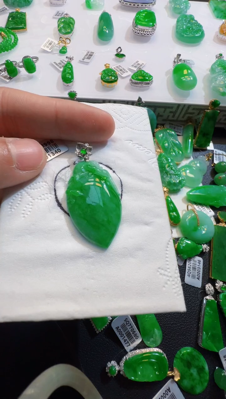 翡翠18K金镶嵌吊坠(不含链)4800