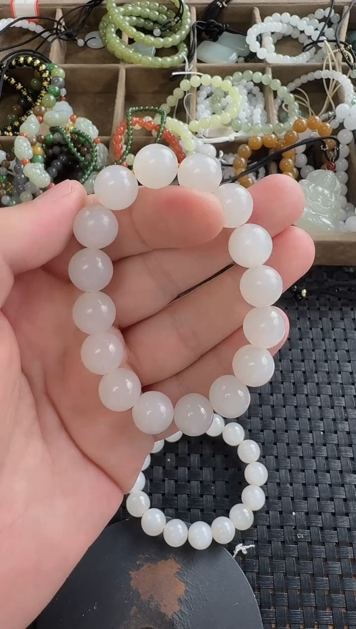 和田玉未镶嵌颈饰12mm蜂蜜水手串