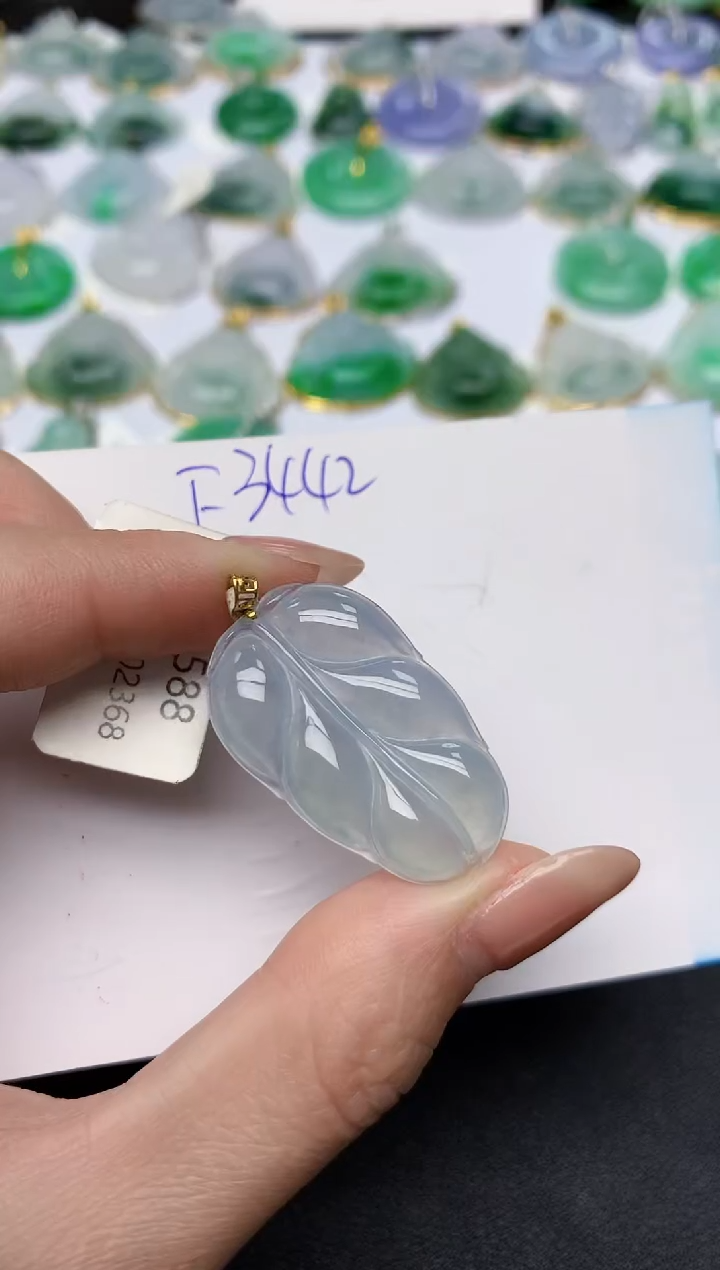 颈饰18K金镶嵌翡翠天然缅甸A货翡翠百元以上9元证书费自理