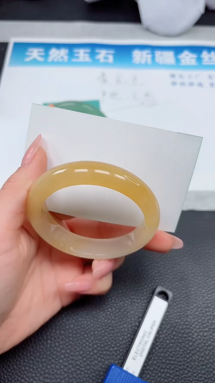 【闪购商品】石英质玉手镯未镶嵌A155