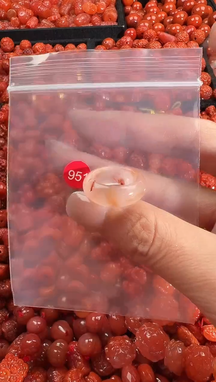 颈饰未镶嵌南红玛瑙1