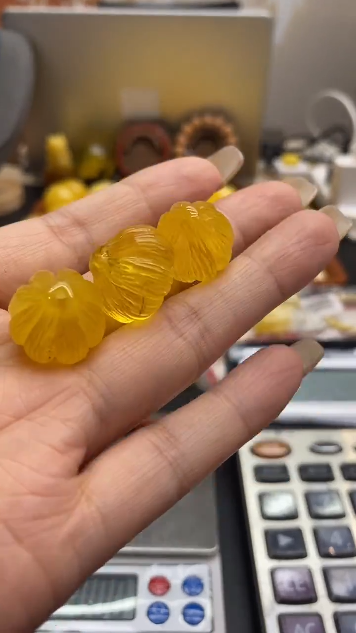 琥珀未镶嵌珠宝奇石2648多样性发其一