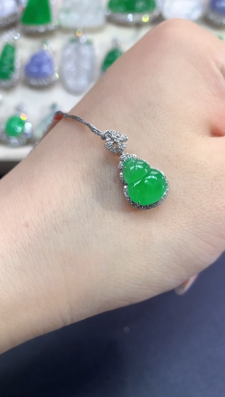 【闪购商品】翡翠颈饰18K金镶嵌B26   