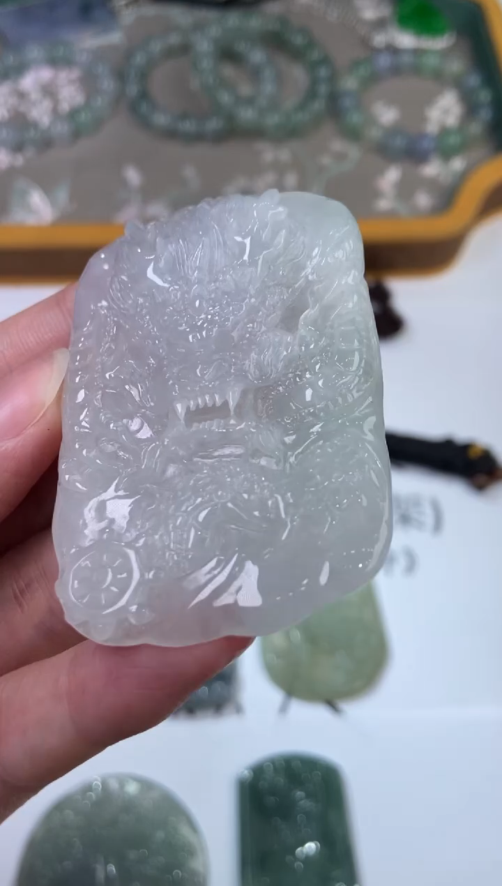 翡翠挂件未镶嵌1007767  