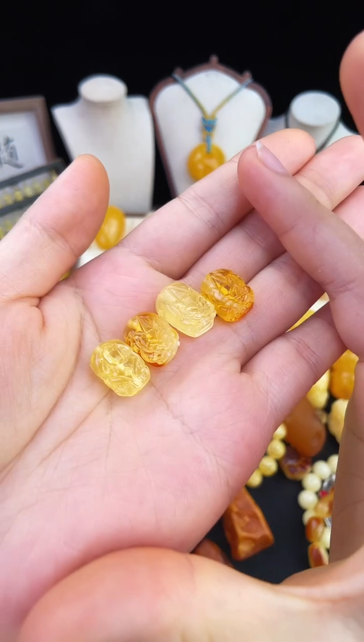 琥珀未镶嵌珠宝奇石多样性发其一