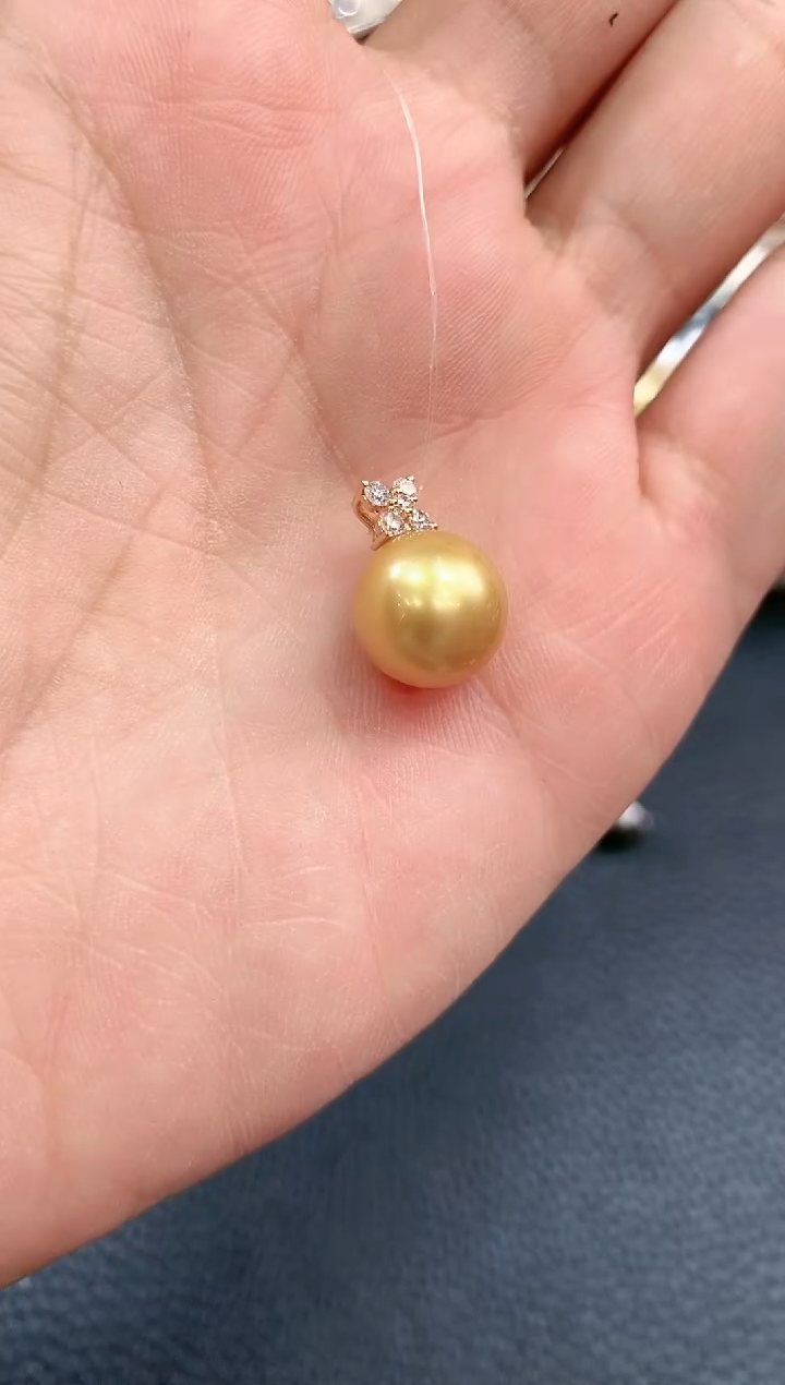 【闪购商品】海水珍珠吊坠18K金镶嵌m63