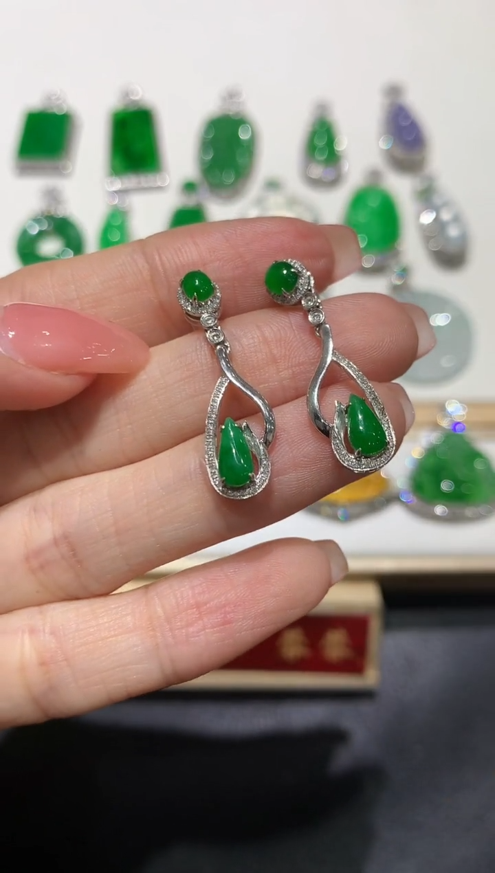 【闪购商品】翡翠吊坠(不含链)18K金镶嵌团购8