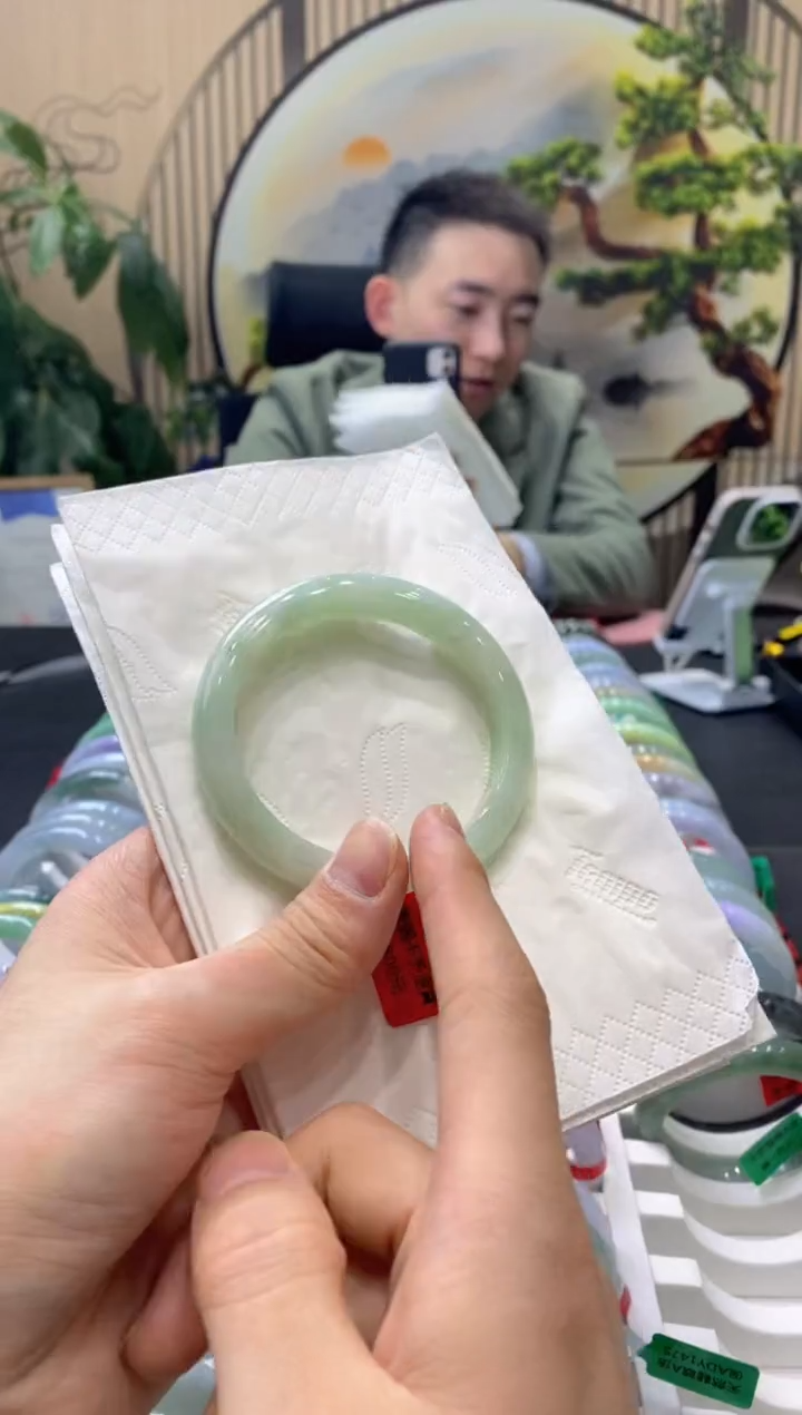 【闪购商品】翡翠手镯未镶嵌000000144476