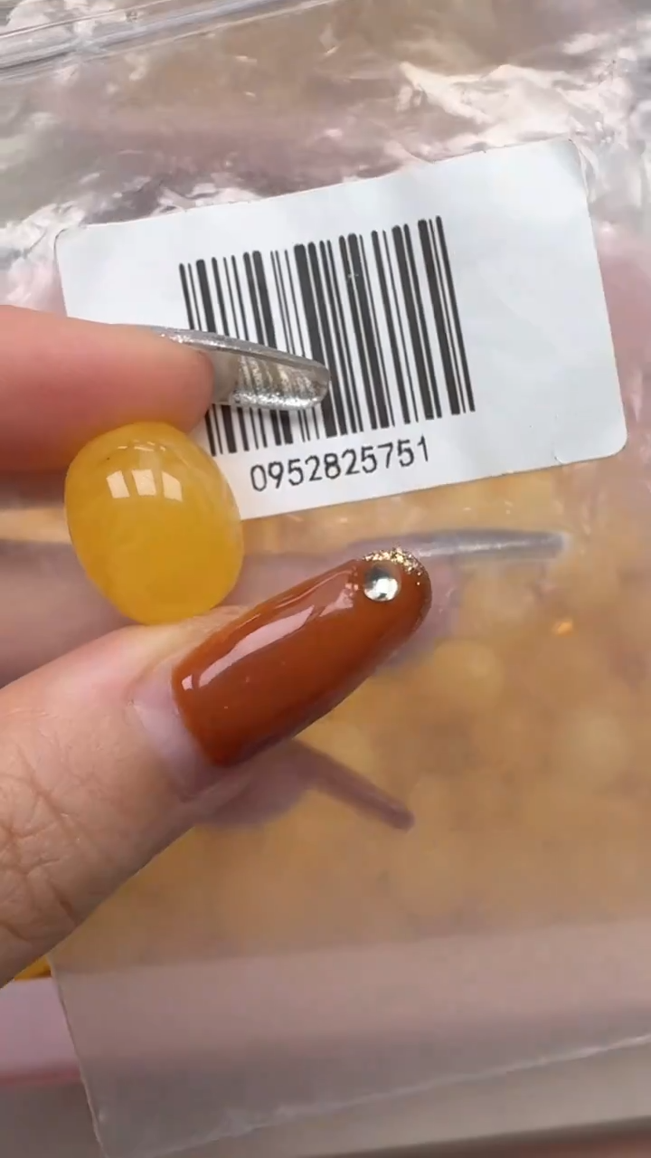 裸石琥珀未镶嵌如图