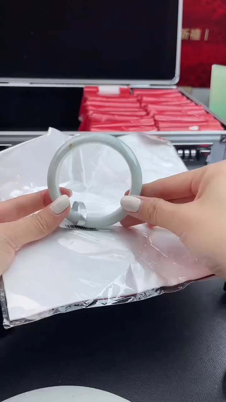 【闪购商品】翡翠手镯未镶嵌19翡翠手镯