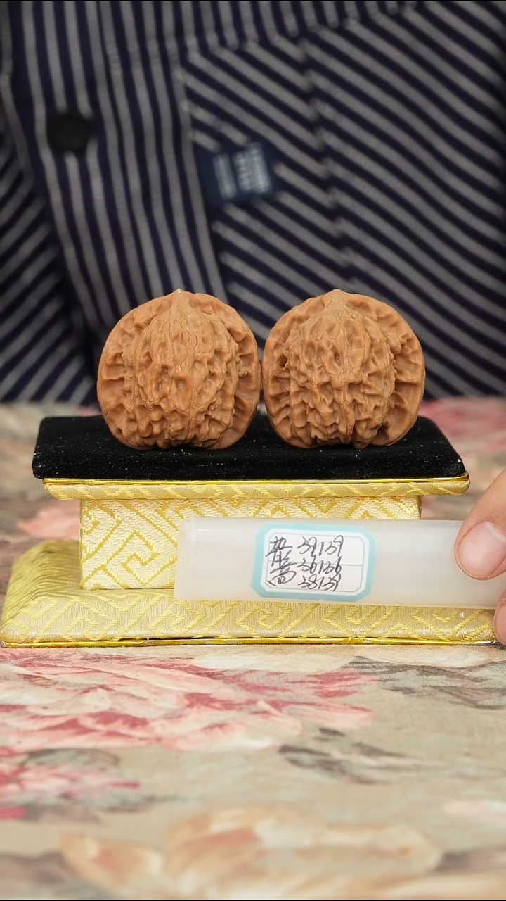 文玩核桃把件非嫁接北京