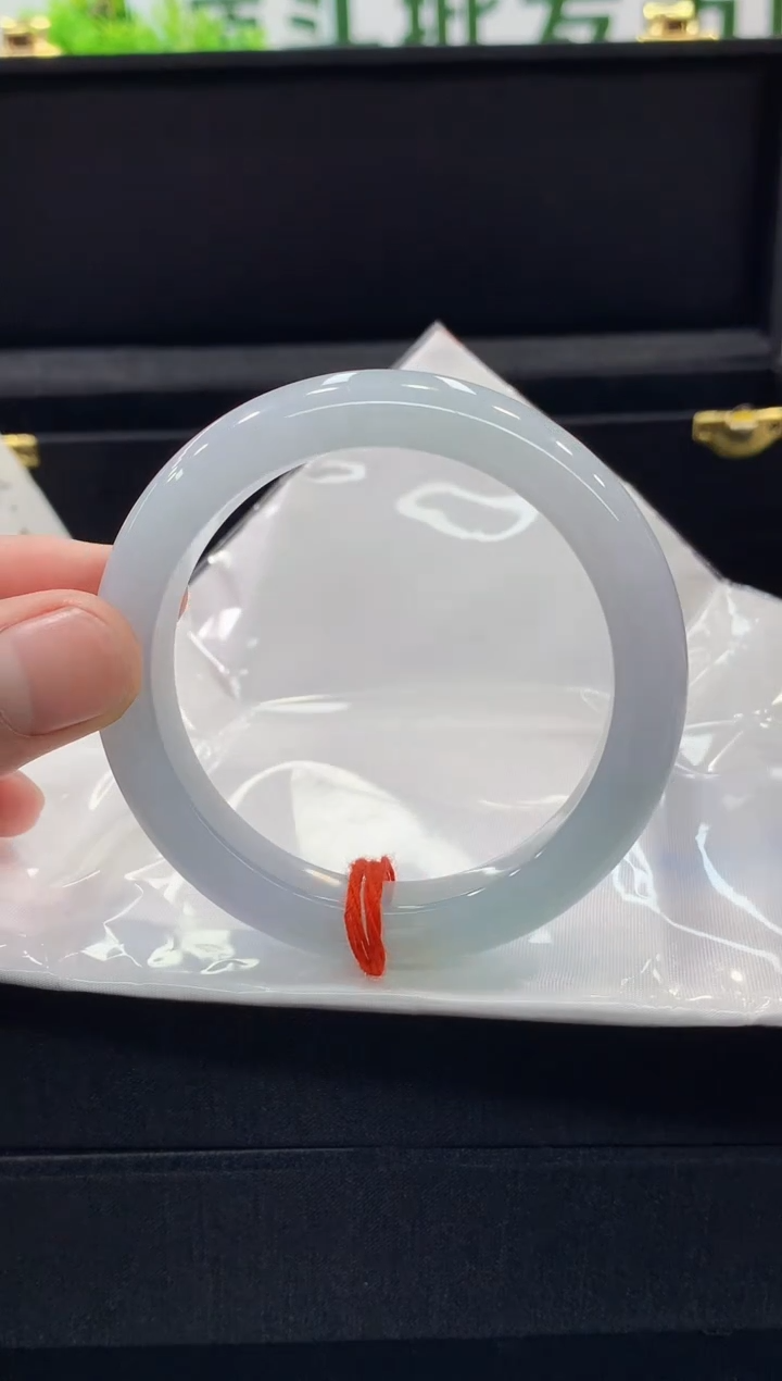 翡翠手镯未镶嵌手镯