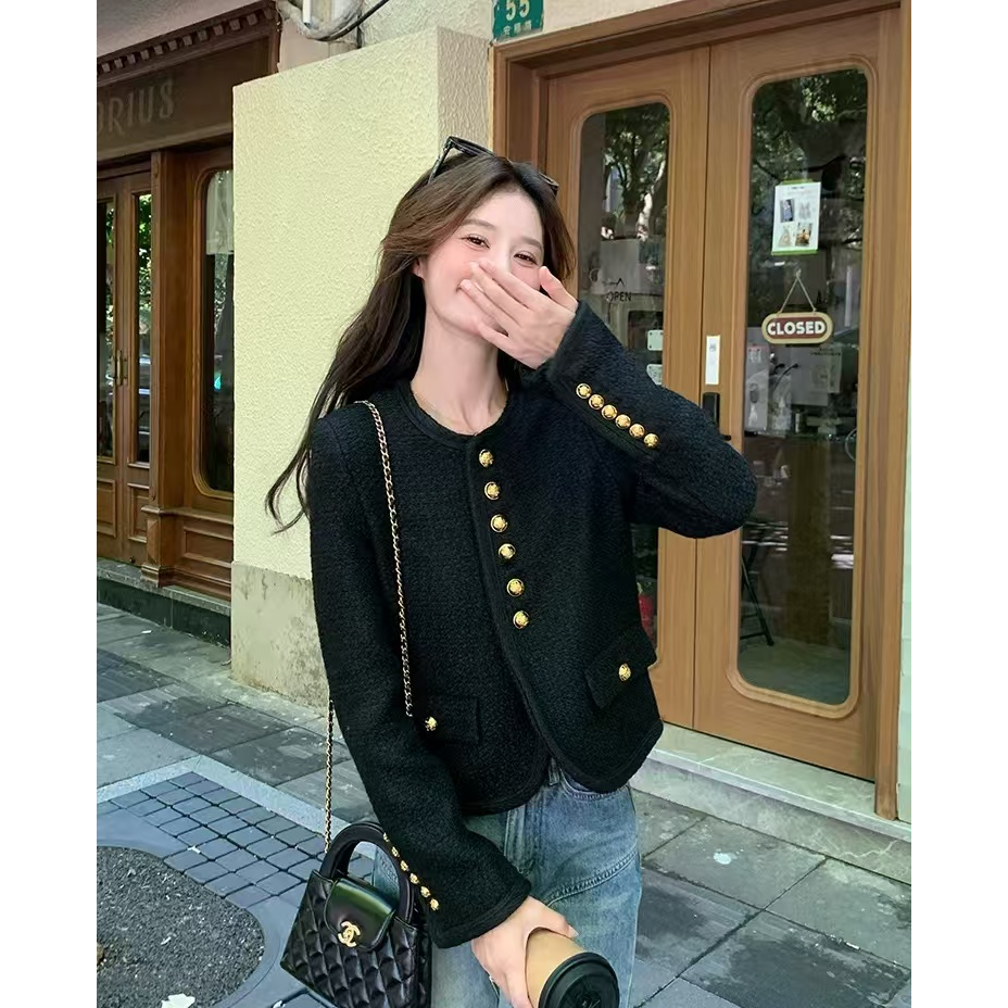 秋冬季轻奢小众设计感精致金属扣装饰短款小香风外套SY0003