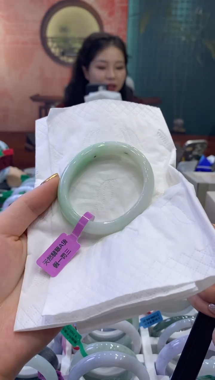 【闪购商品】翡翠手镯未镶嵌多人18645