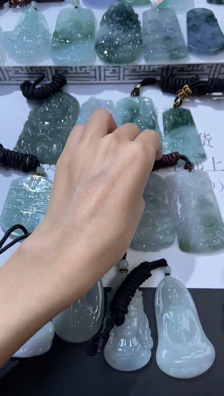 颈饰未镶嵌翡翠怀****g376905  多人