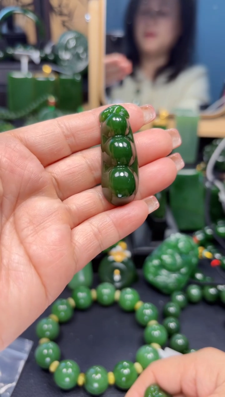【闪购商品】和田玉（碧玉）吊坠(赠链)未镶嵌1