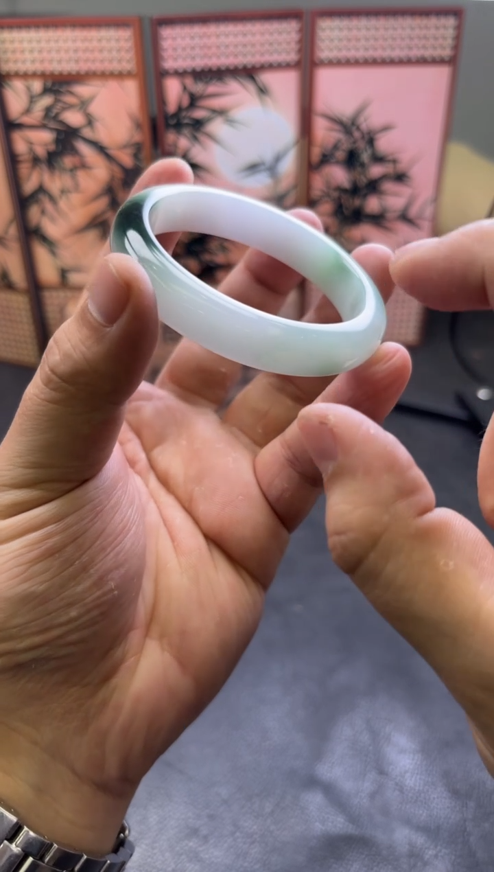 未镶嵌手镯翡翠手镯
