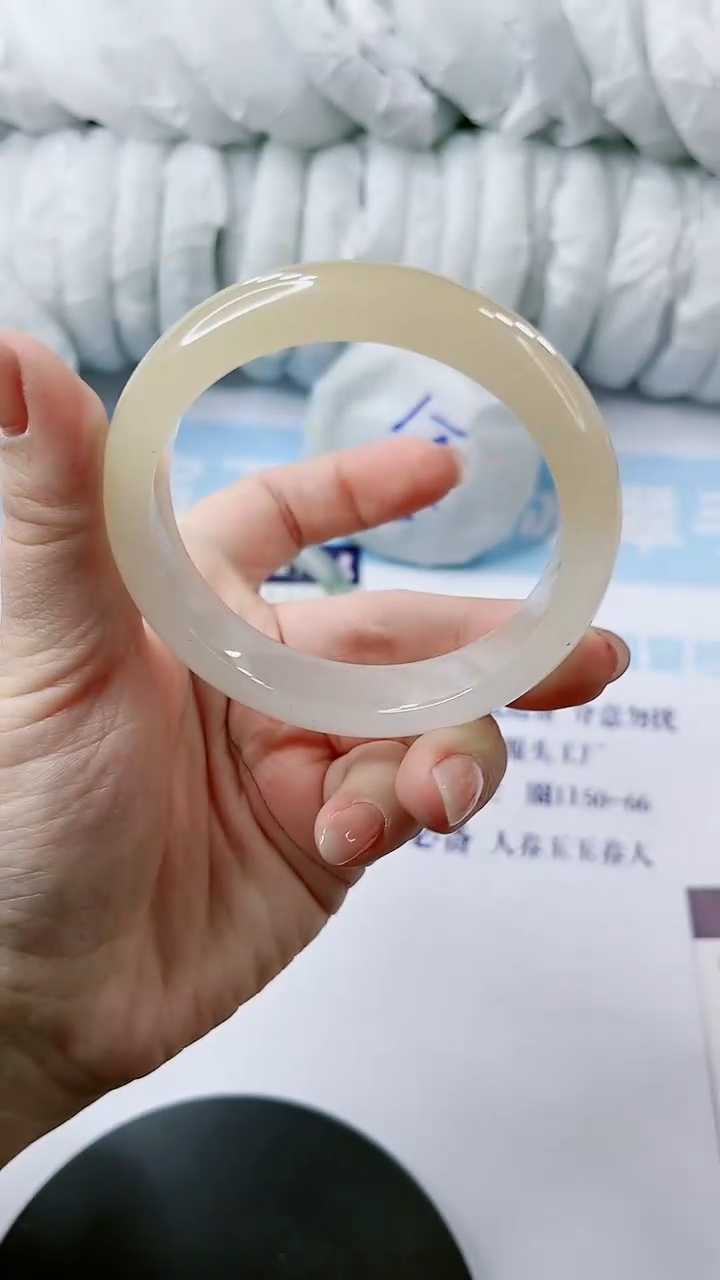 【闪购商品】石英质玉手镯未镶嵌多样性发货L347