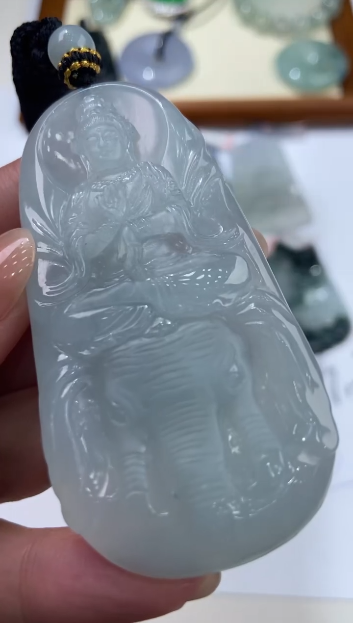 【闪购商品】翡翠未镶嵌颈饰2205998  