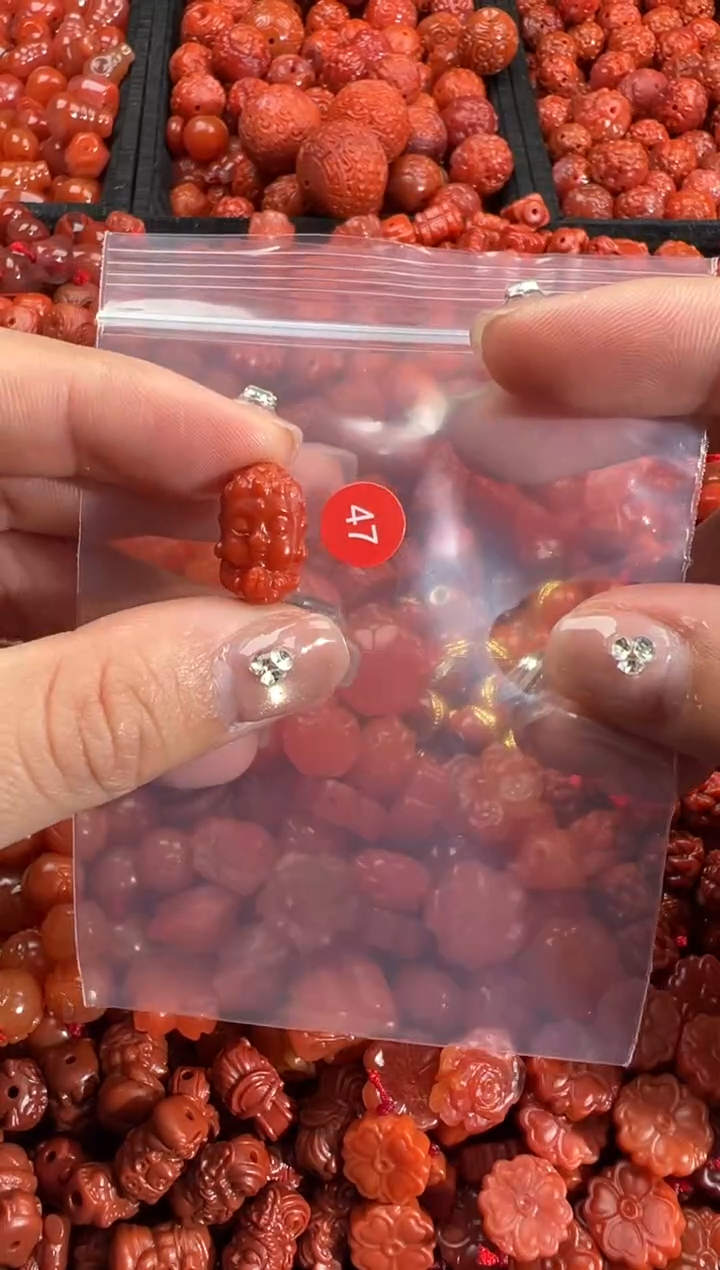 【闪购商品】南红玛瑙未镶嵌颈饰1