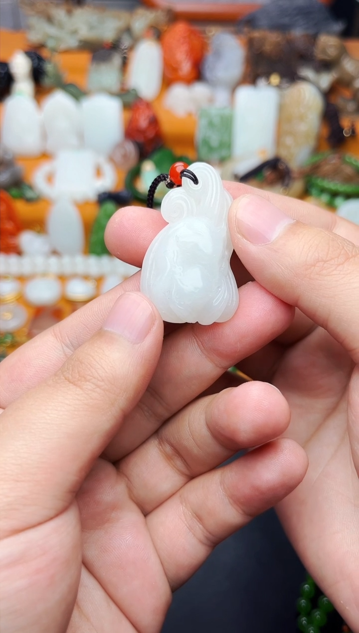 【闪购商品】和田玉颈饰未镶嵌九尾狐01