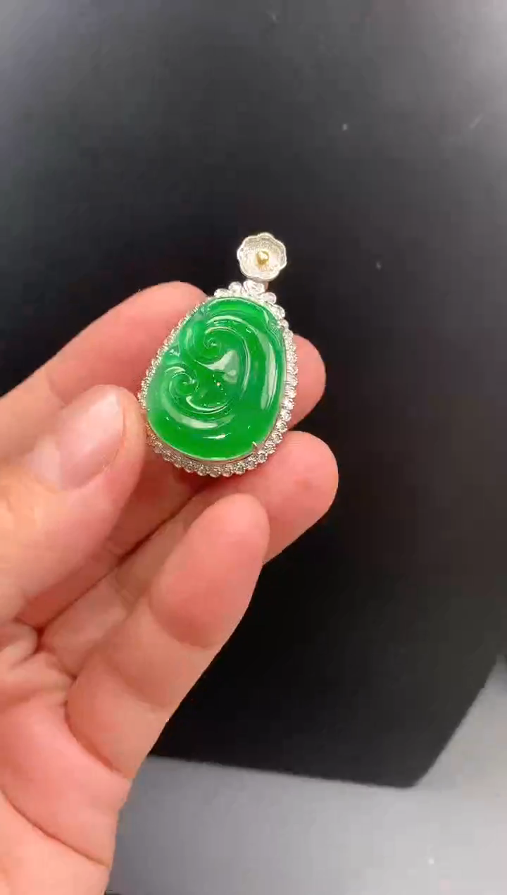 【闪购商品】翡翠颈饰18K金镶嵌一1540