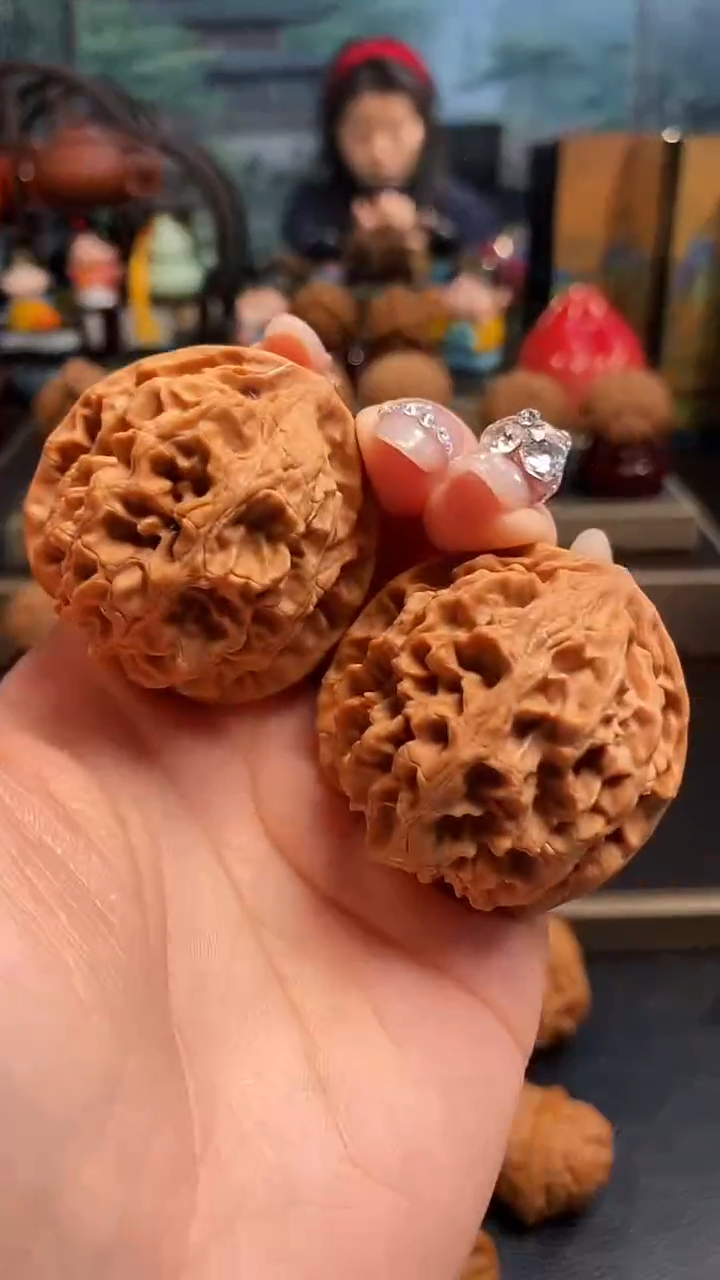 【闪购商品】文玩核桃把件B126苹果园41