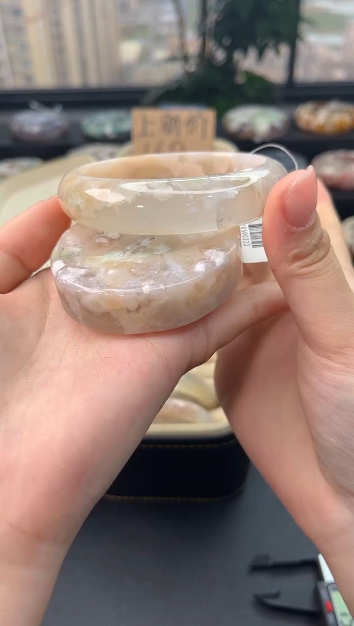 【闪购商品】石英质玉手镯未镶嵌赠送镯心（圈口61