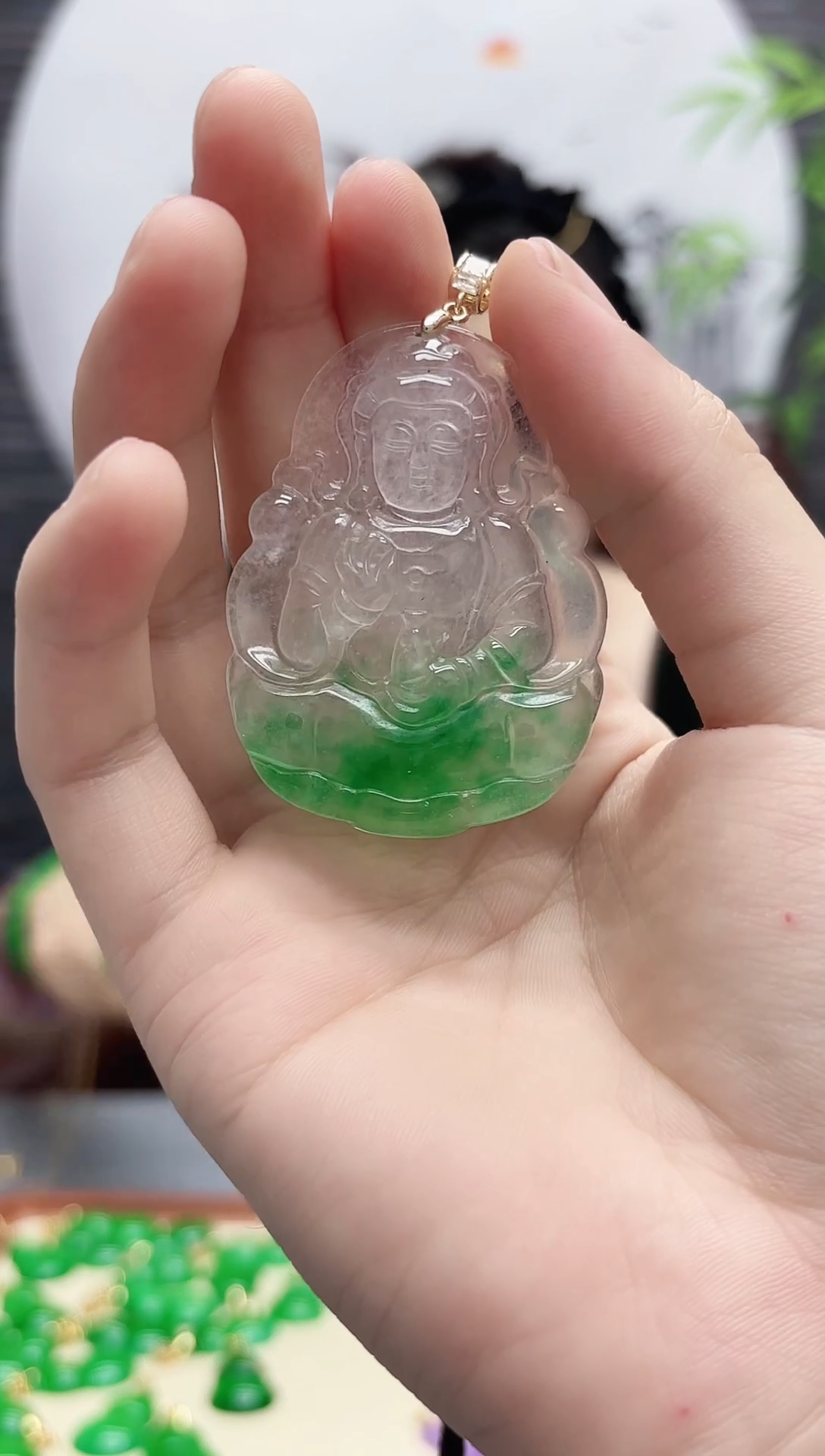 翡翠未镶嵌吊坠(赠链)冰种飘绿观音