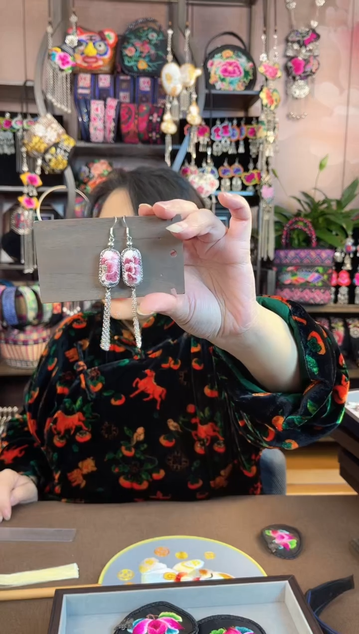 织绣民族风手工非遗老绣饰品604