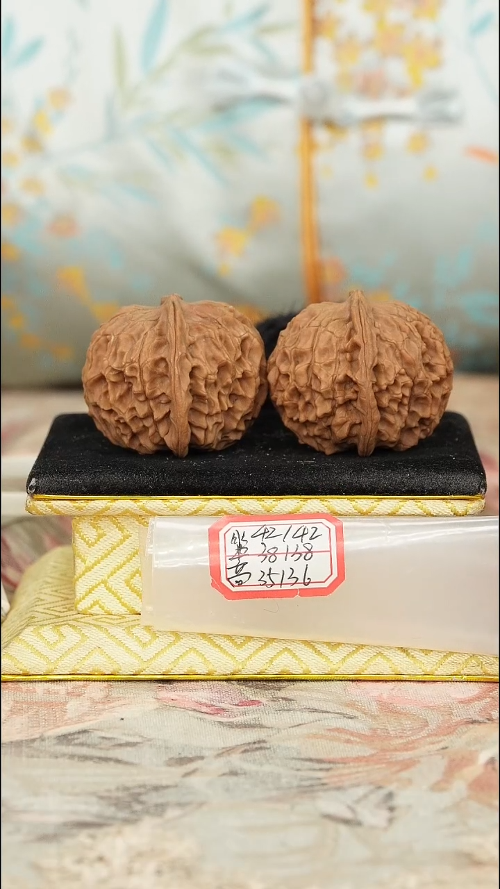 【闪购商品】文玩核桃把件非嫁接元宝