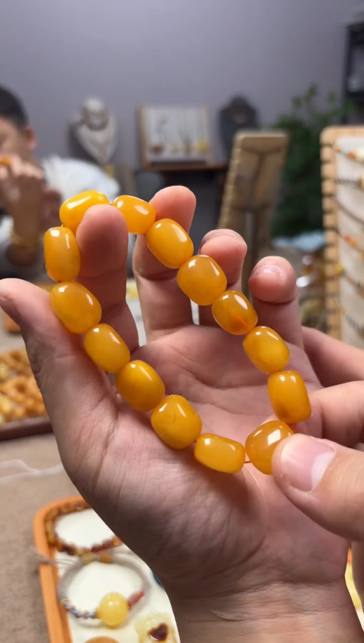 【闪购商品】蜜蜡裸石未镶嵌手串
