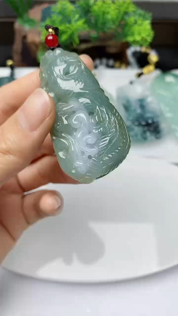 【闪购商品】翡翠颈饰未镶嵌         