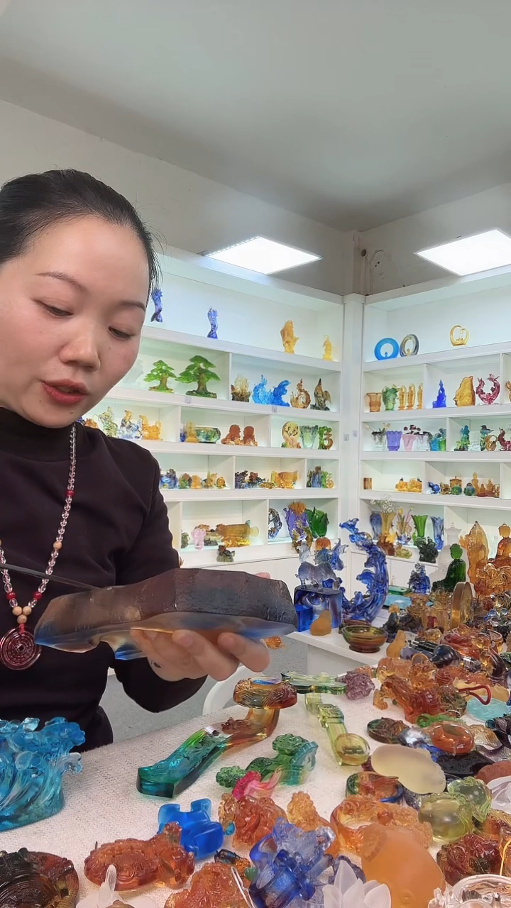 手工艺品琉璃李*晓聚宝盆