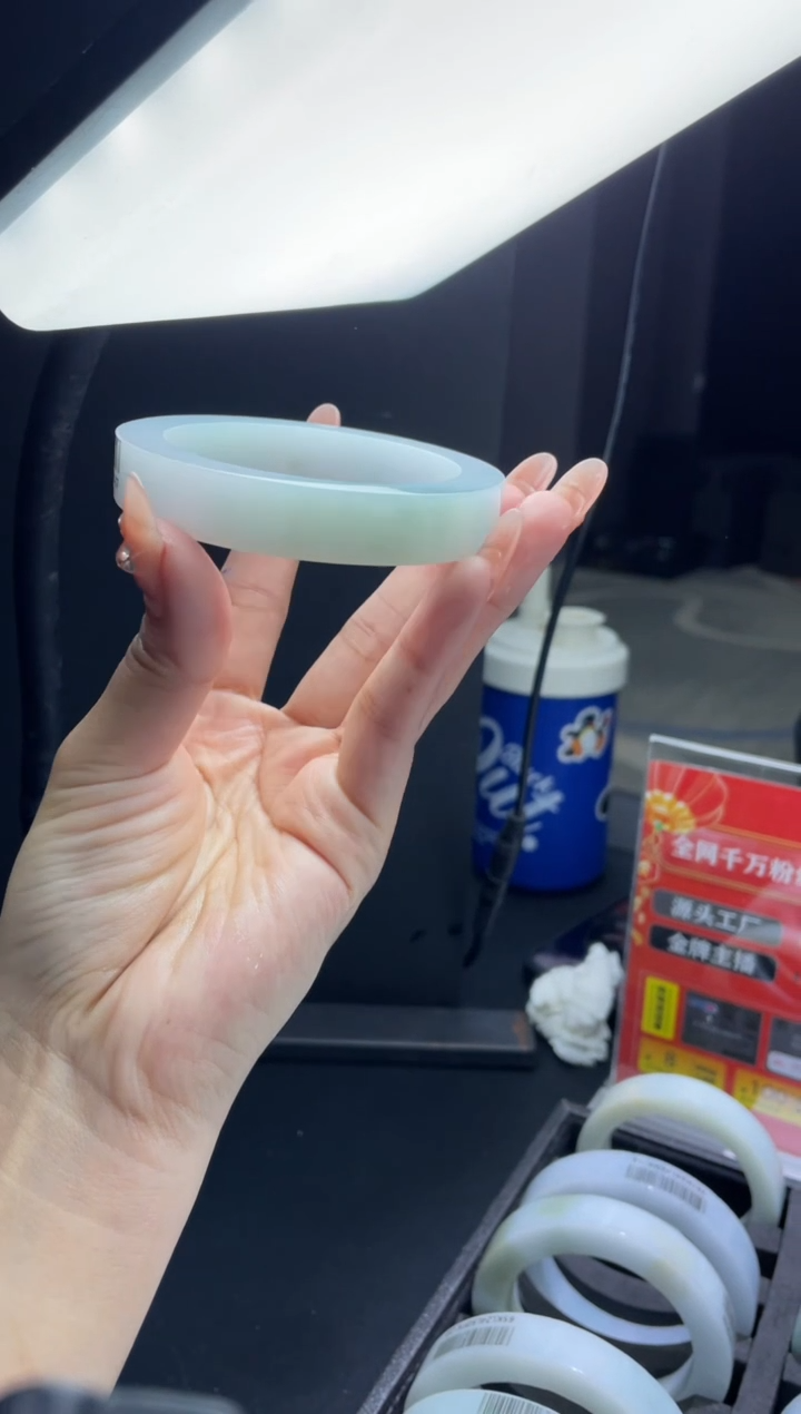 【闪购商品】定制翡翠手镯未镶嵌手镯DDH/发一件