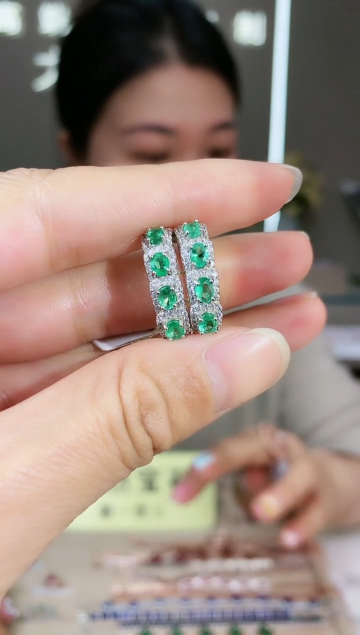 【闪购商品】祖母绿耳饰银S925镶嵌耳饰